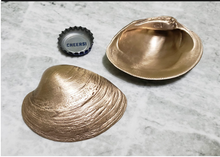Load image into Gallery viewer, Quahog Shell Bottle Opener