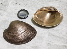 Load image into Gallery viewer, Quahog Shell Bottle Opener
